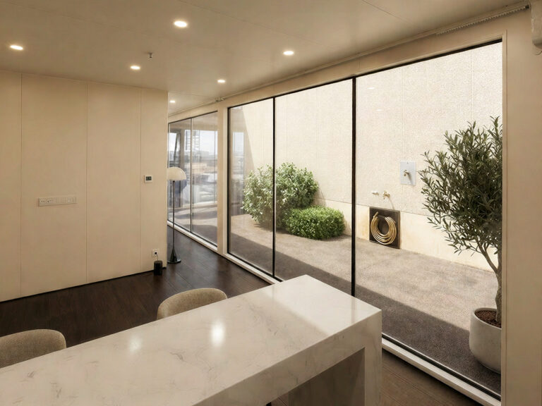 RoverE312_Media_interior-3
