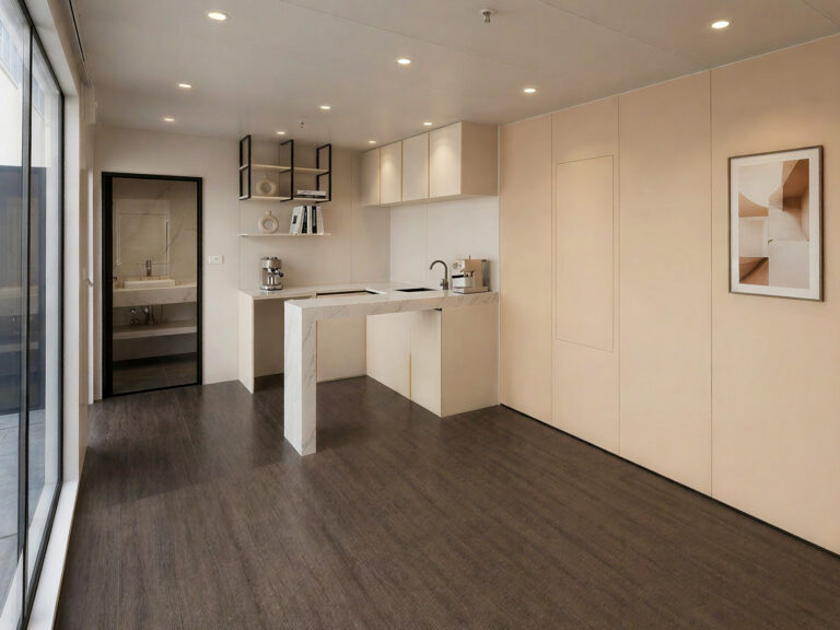 RoverE312_Media_interior-4